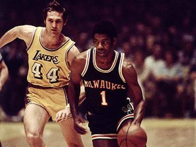 凭借中场核 凭借中场核