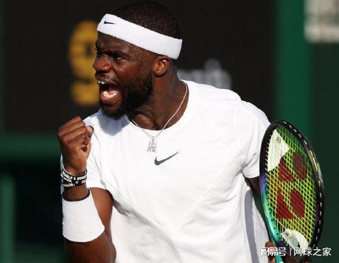 士的报道 士的报道